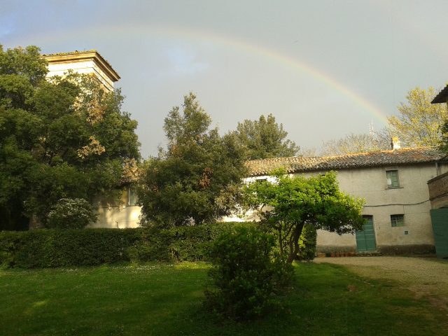 Un abbraccio da Donna dell’Arcobaleno