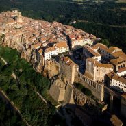Nelle vicinanze di Borgo Spante: Pitigliano